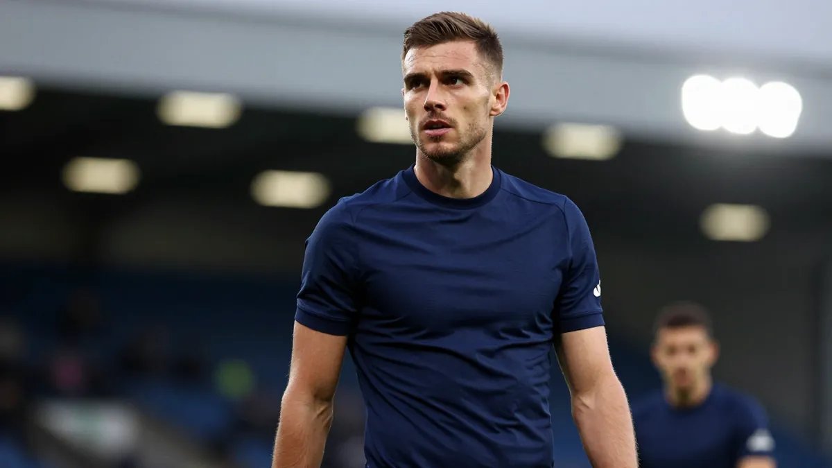 Mansfield clinches Evans deal as Argyle seal £400k fee