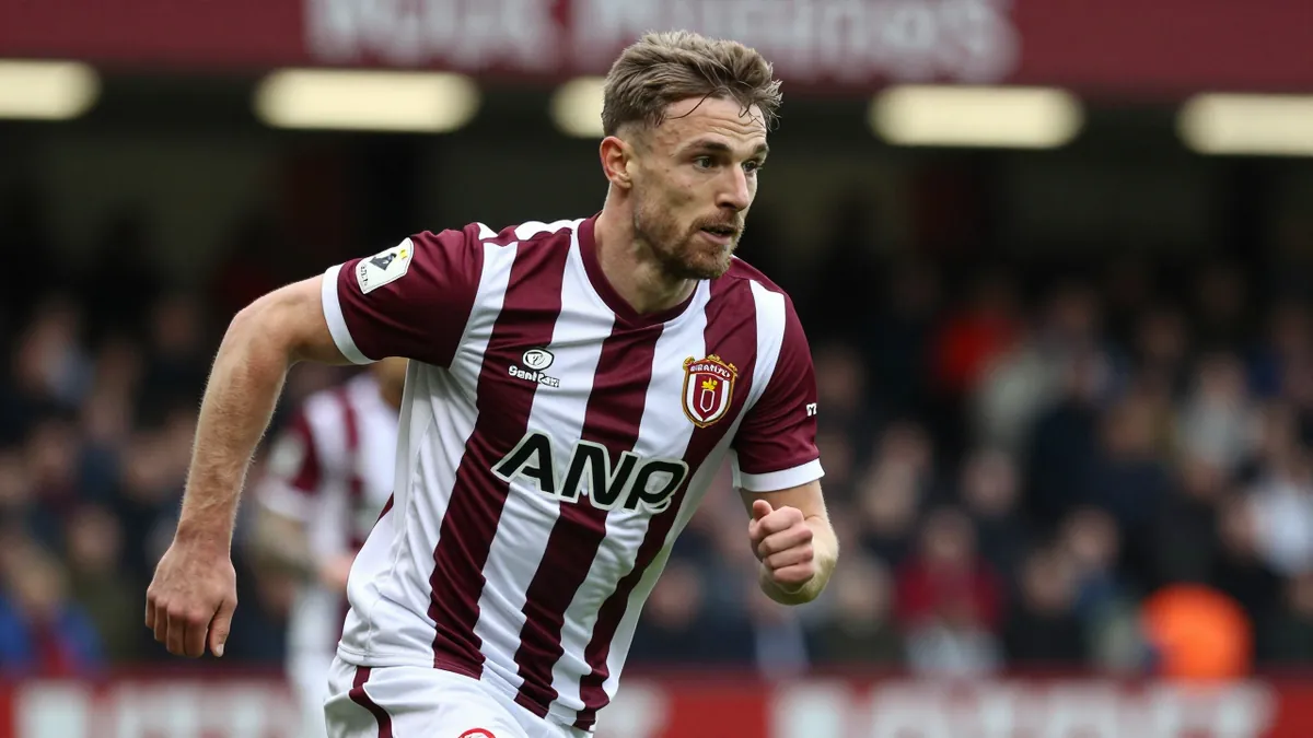 Bamford strikes early as Sheffield United lead at Mansfield